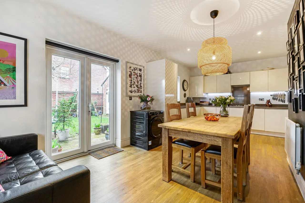 Runnymede Drive, Odiham, RG29, photo 3