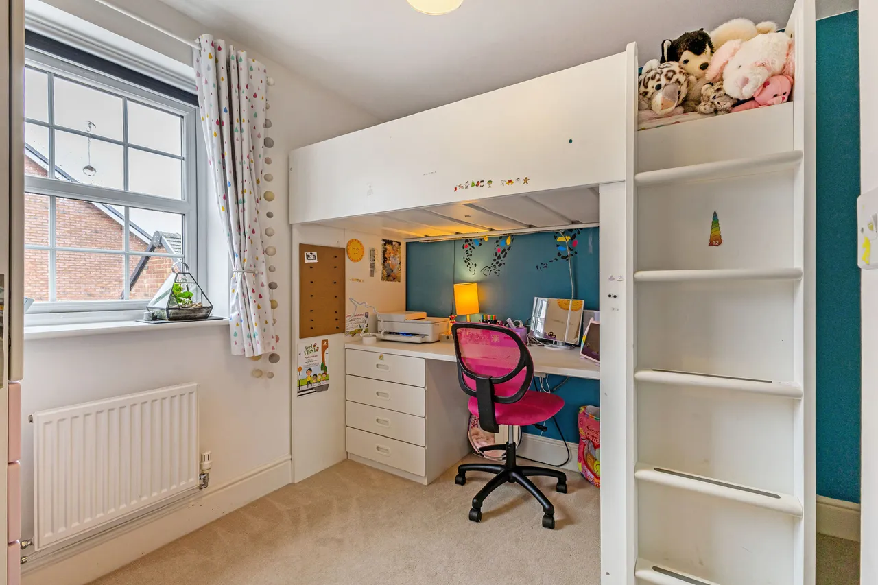 Runnymede Drive, Odiham, RG29, photo 10
