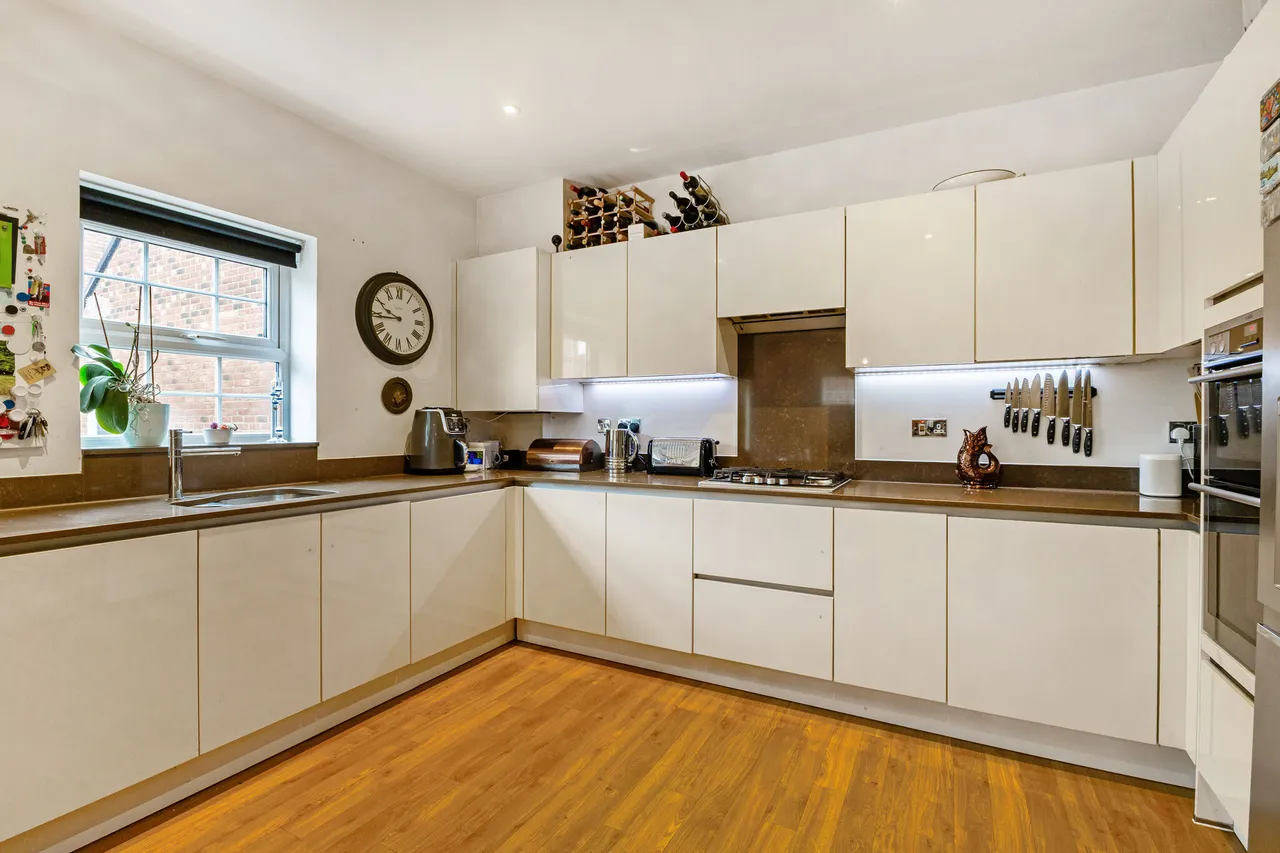 Runnymede Drive, Odiham, RG29, photo 5