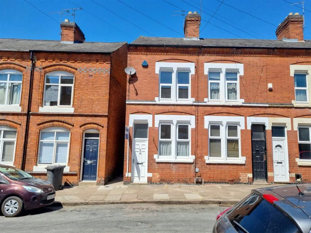 2 bed property to rent, Cecilia Road, Leicester, LE2