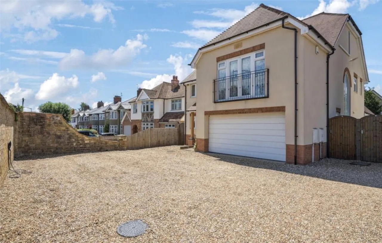 Calverton Road, Stony Stratford, Milton Keynes, Buckinghamshire, MK11, photo 25