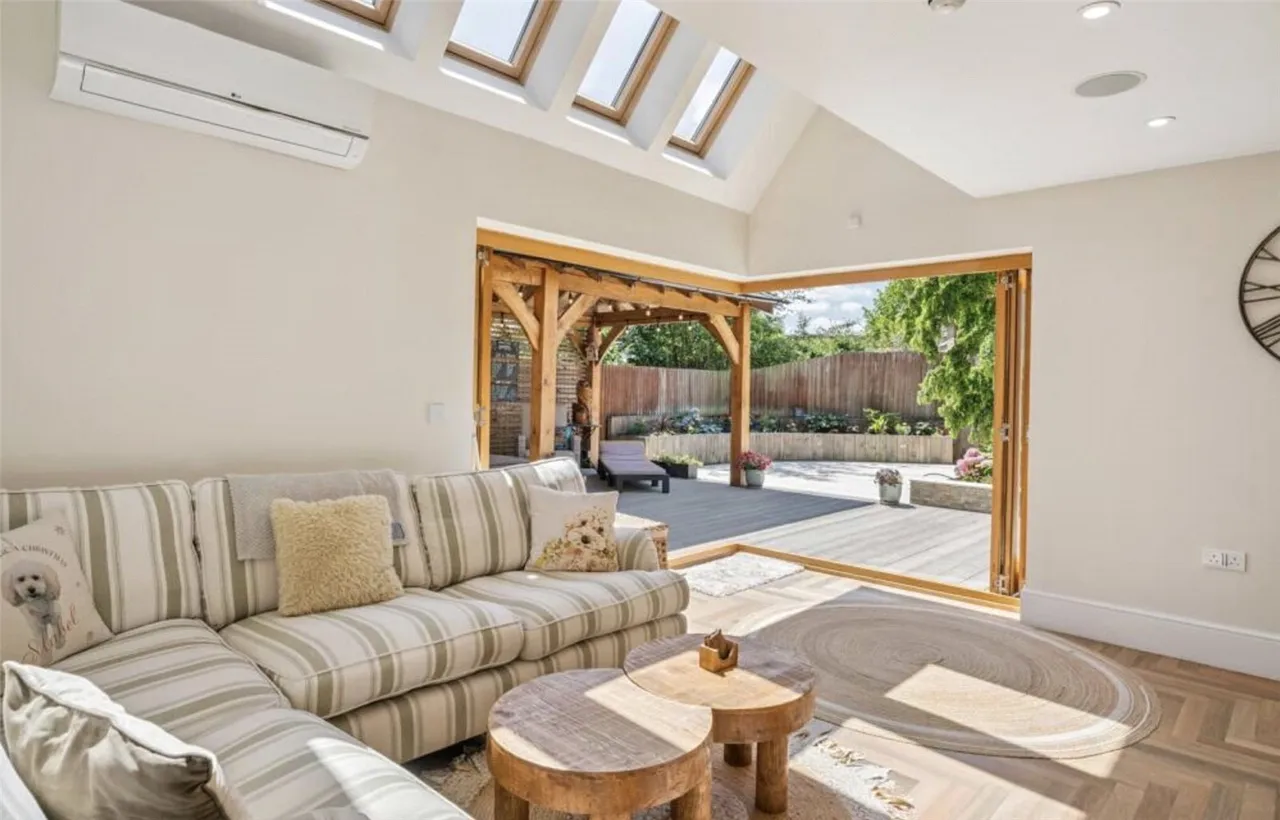 Calverton Road, Stony Stratford, Milton Keynes, Buckinghamshire, MK11, photo 3