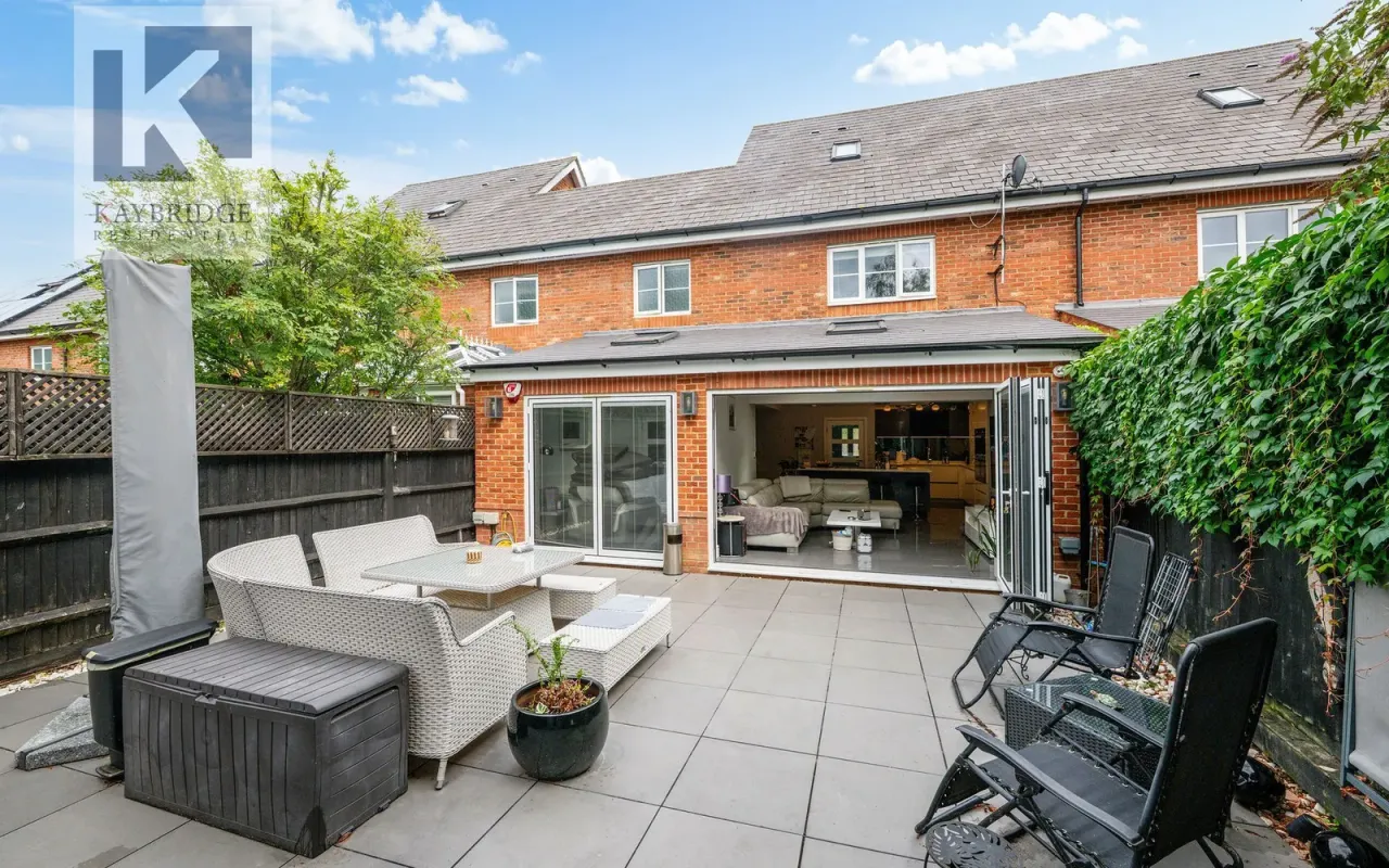 Horton Crescent, Epsom, KT19, photo 15