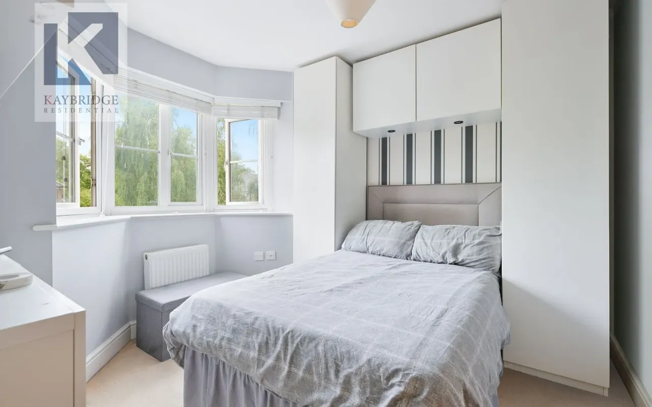 Horton Crescent, Epsom, KT19, photo 11