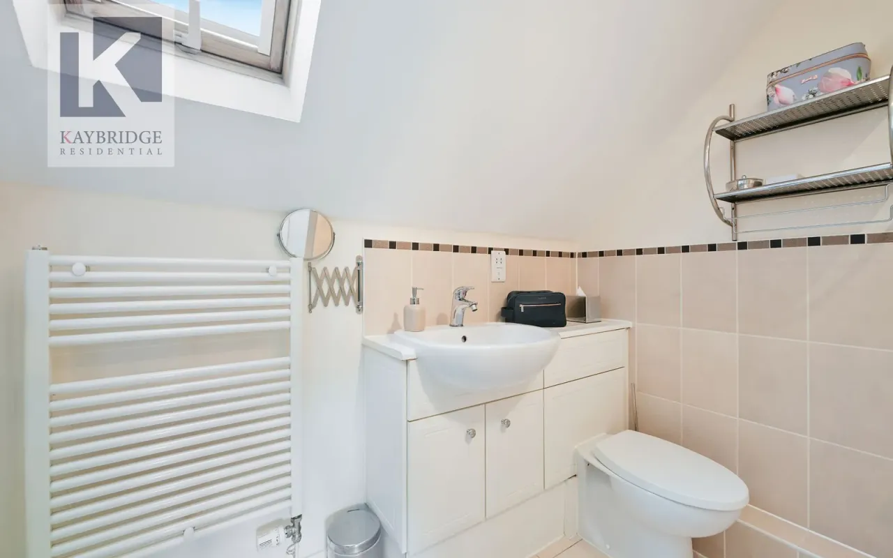 Horton Crescent, Epsom, KT19, photo 13