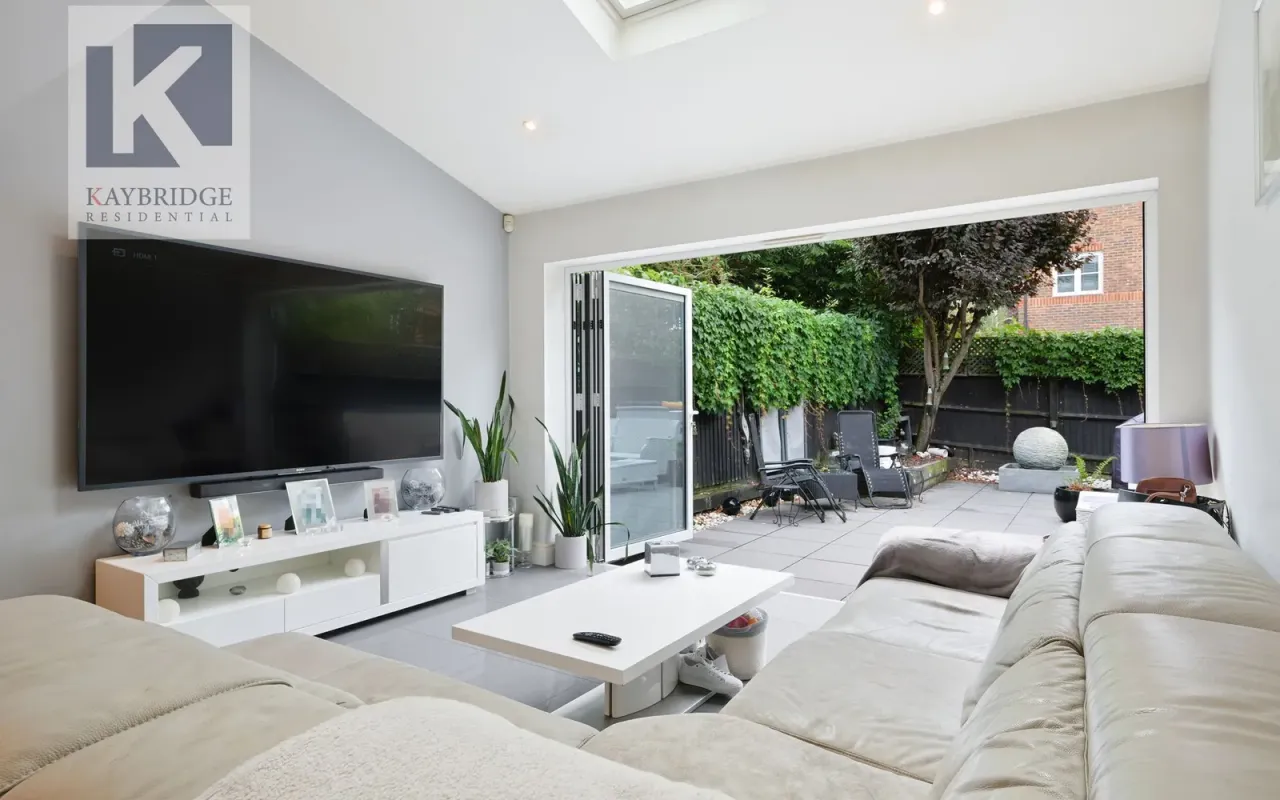 Horton Crescent, Epsom, KT19, photo 5