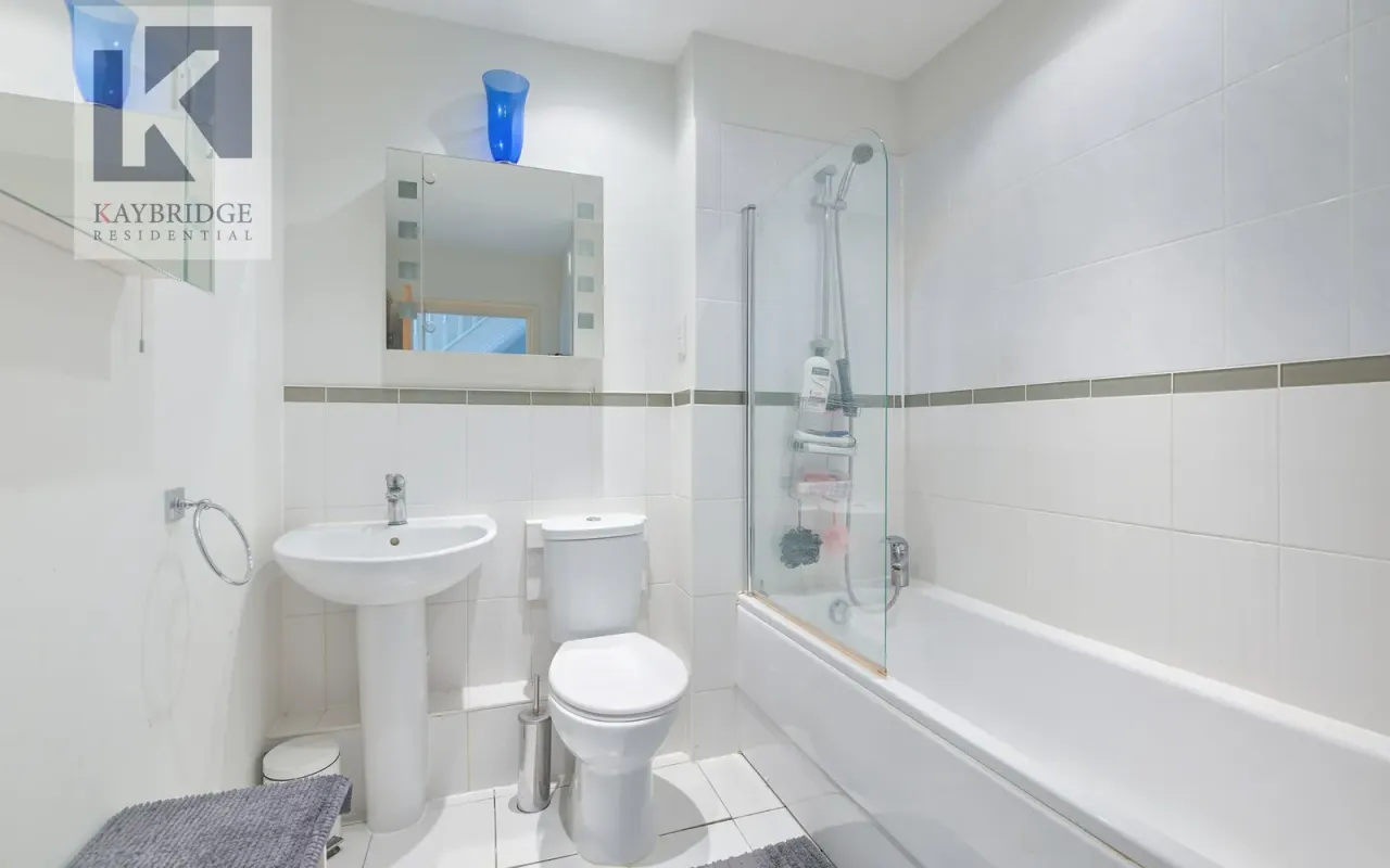 Horton Crescent, Epsom, KT19, photo 10