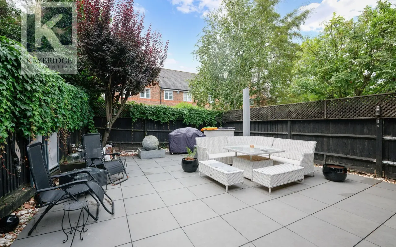 Horton Crescent, Epsom, KT19, photo 16