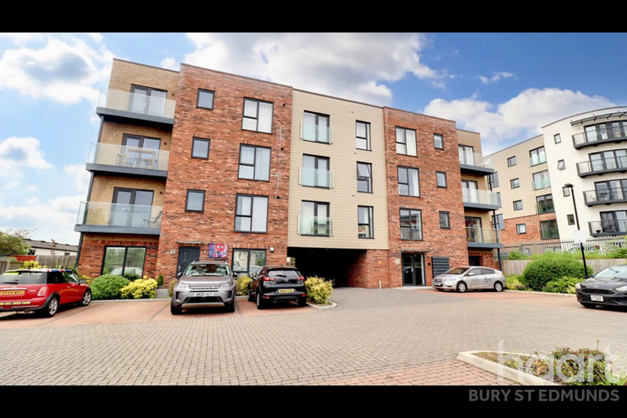 2 bed flat for sale, Station Hill, Bury St Edmunds, IP32