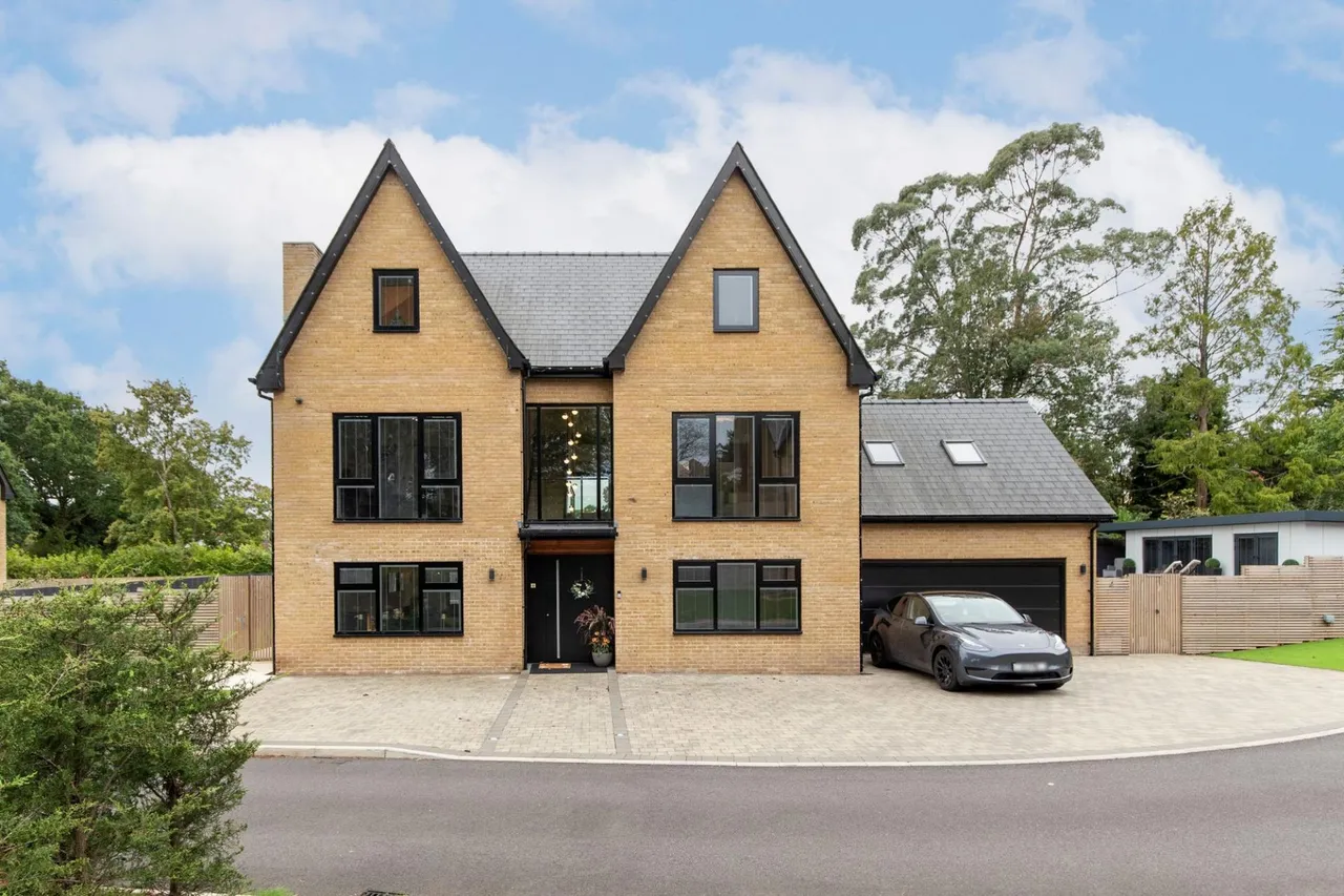 7 bed house for sale, Druidstone Road, Old St. Mellons, CF3