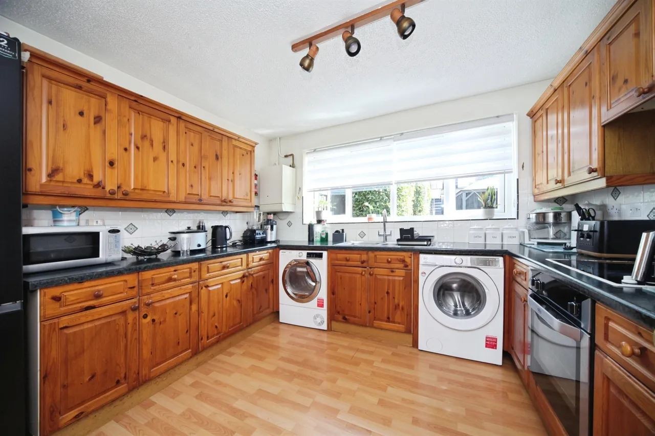 Ditchling Close, Luton, photo 5