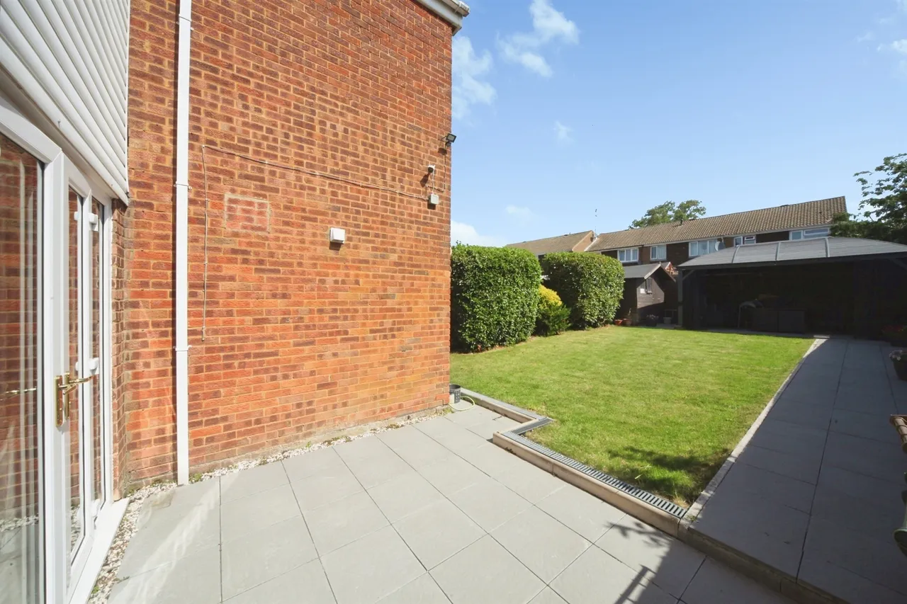 Ditchling Close, Luton, photo 12