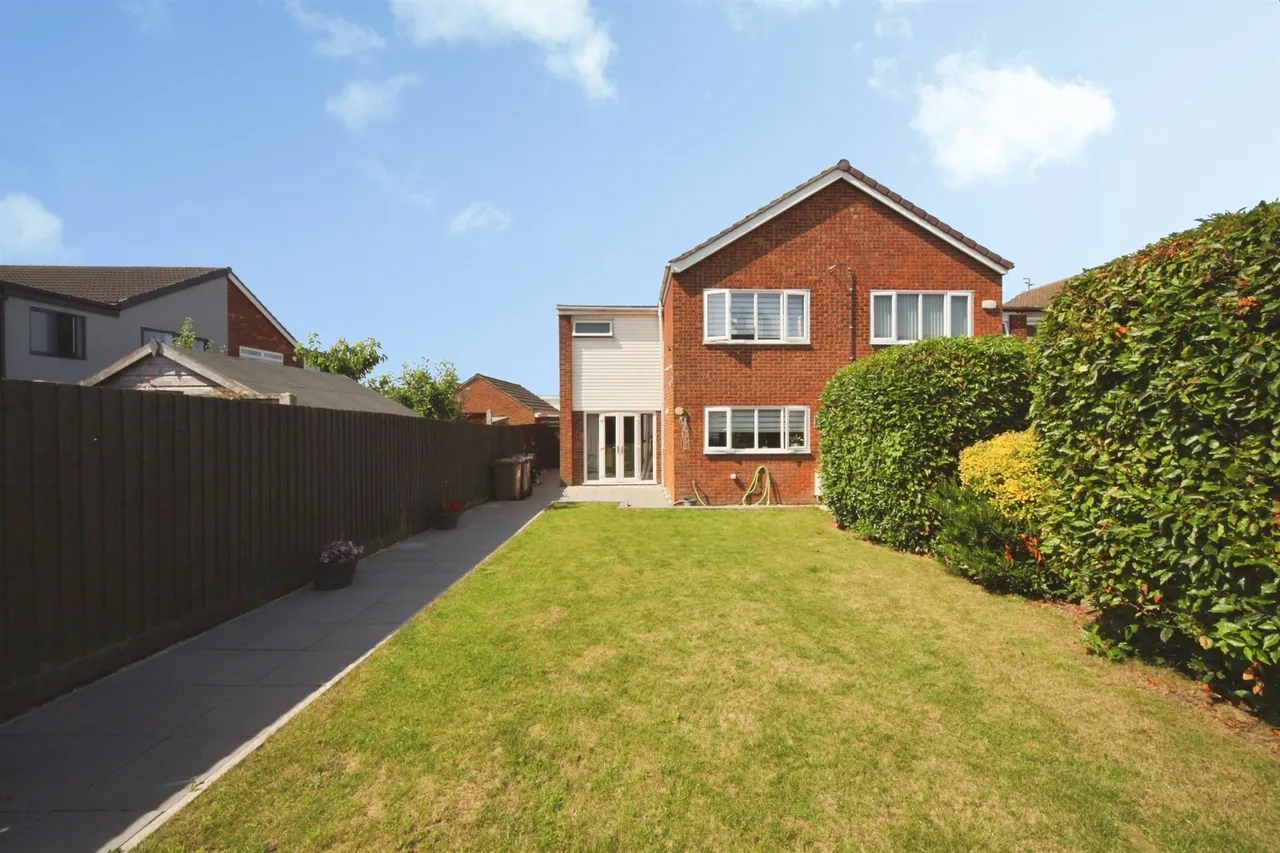 Ditchling Close, Luton, photo 10