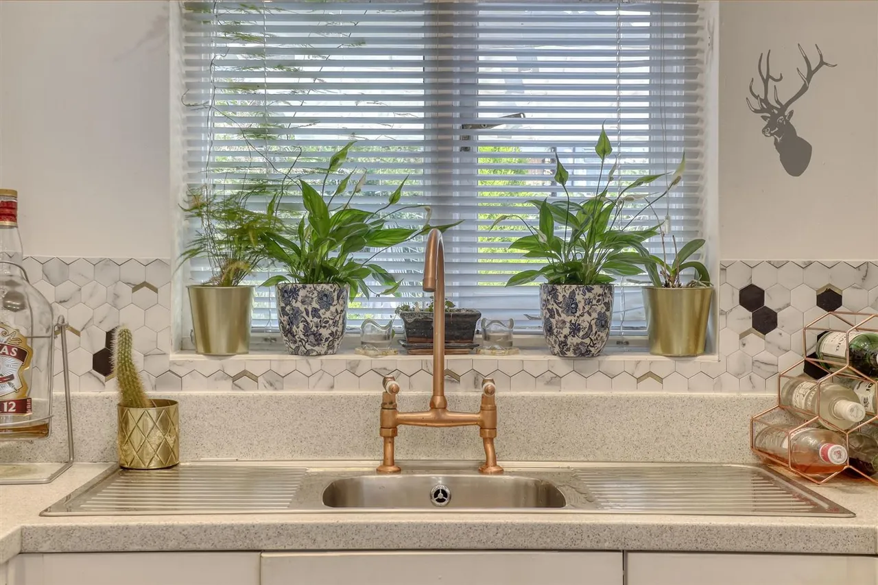 Grove Road, London, E4, photo 8