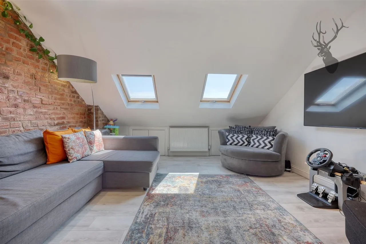 Grove Road, London, E4, photo 17