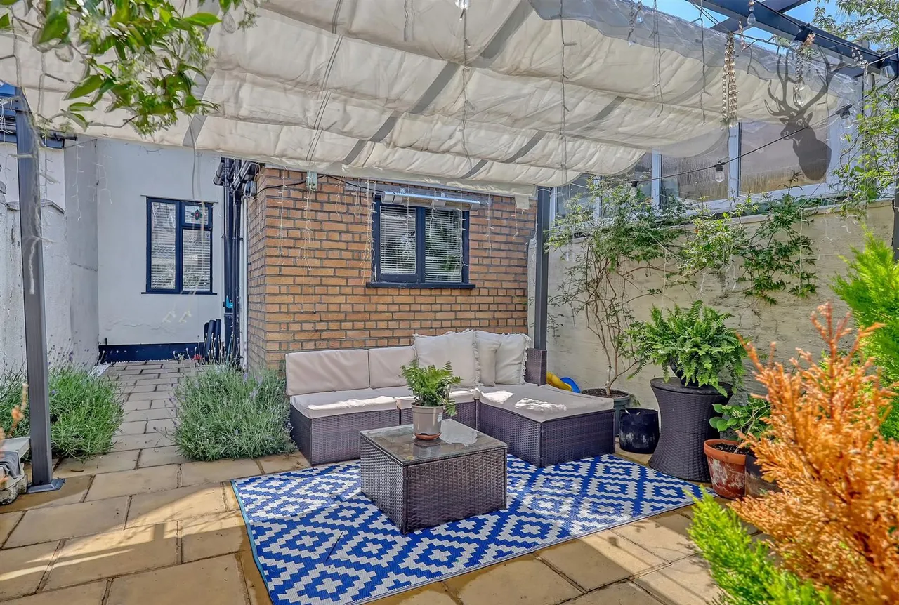 Grove Road, London, E4, photo 21
