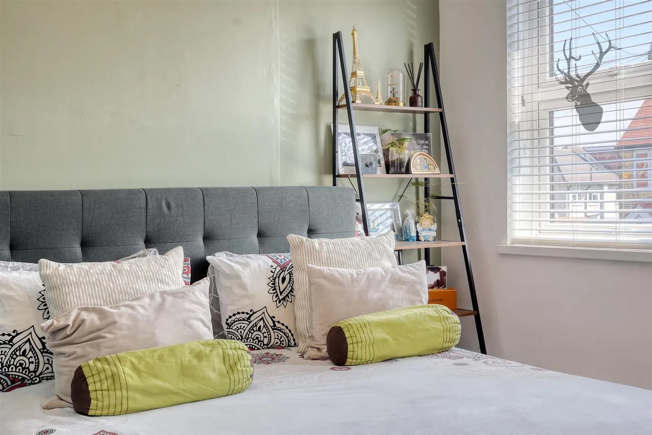 Grove Road, London, E4, photo 10