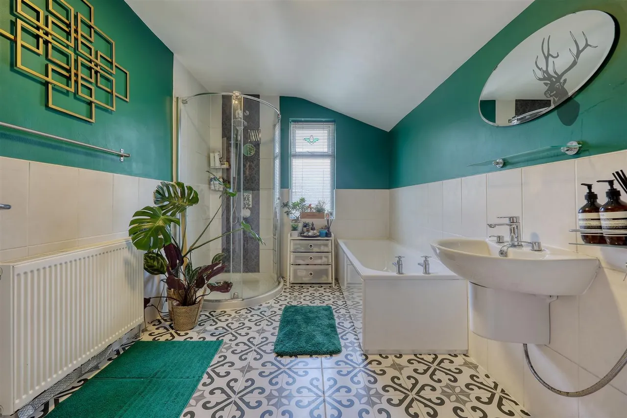 Grove Road, London, E4, photo 14