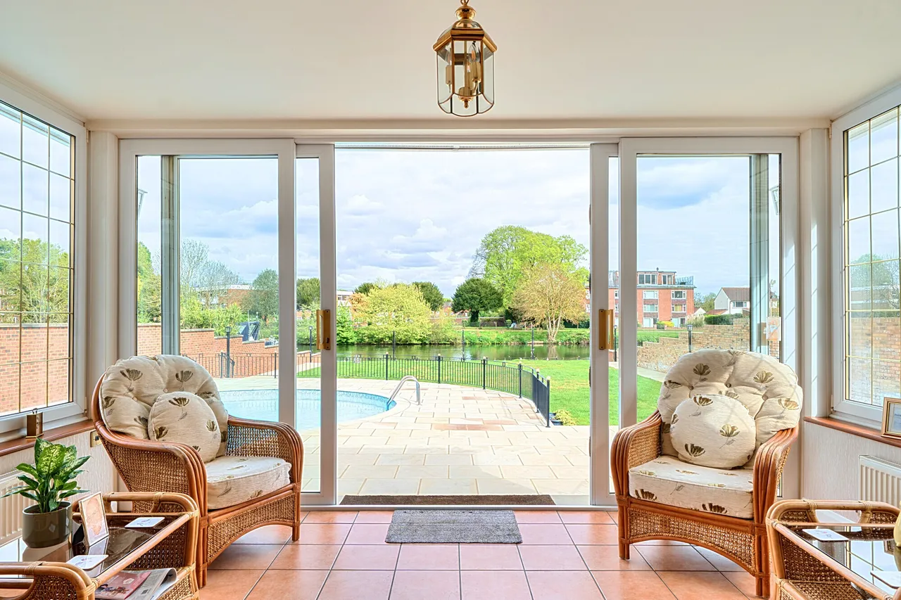 Mayfield Gardens, Staines-Upon-Thames..., photo 5