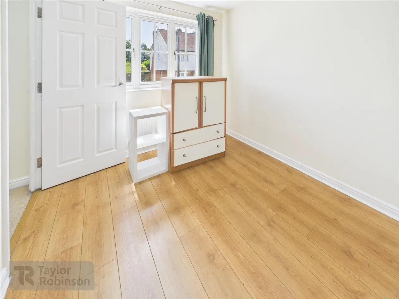 Winter Gardens, Southgate, RH11, photo 13