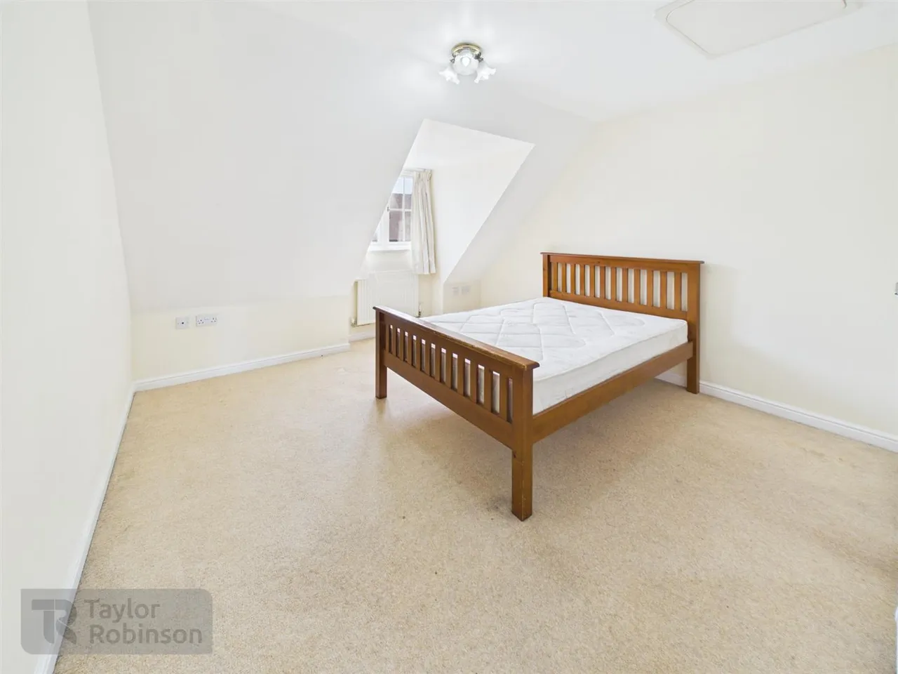 Winter Gardens, Southgate, RH11, photo 10