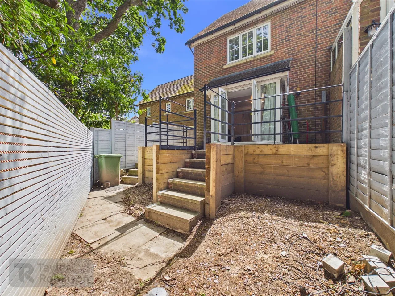 Winter Gardens, Southgate, RH11, photo 5