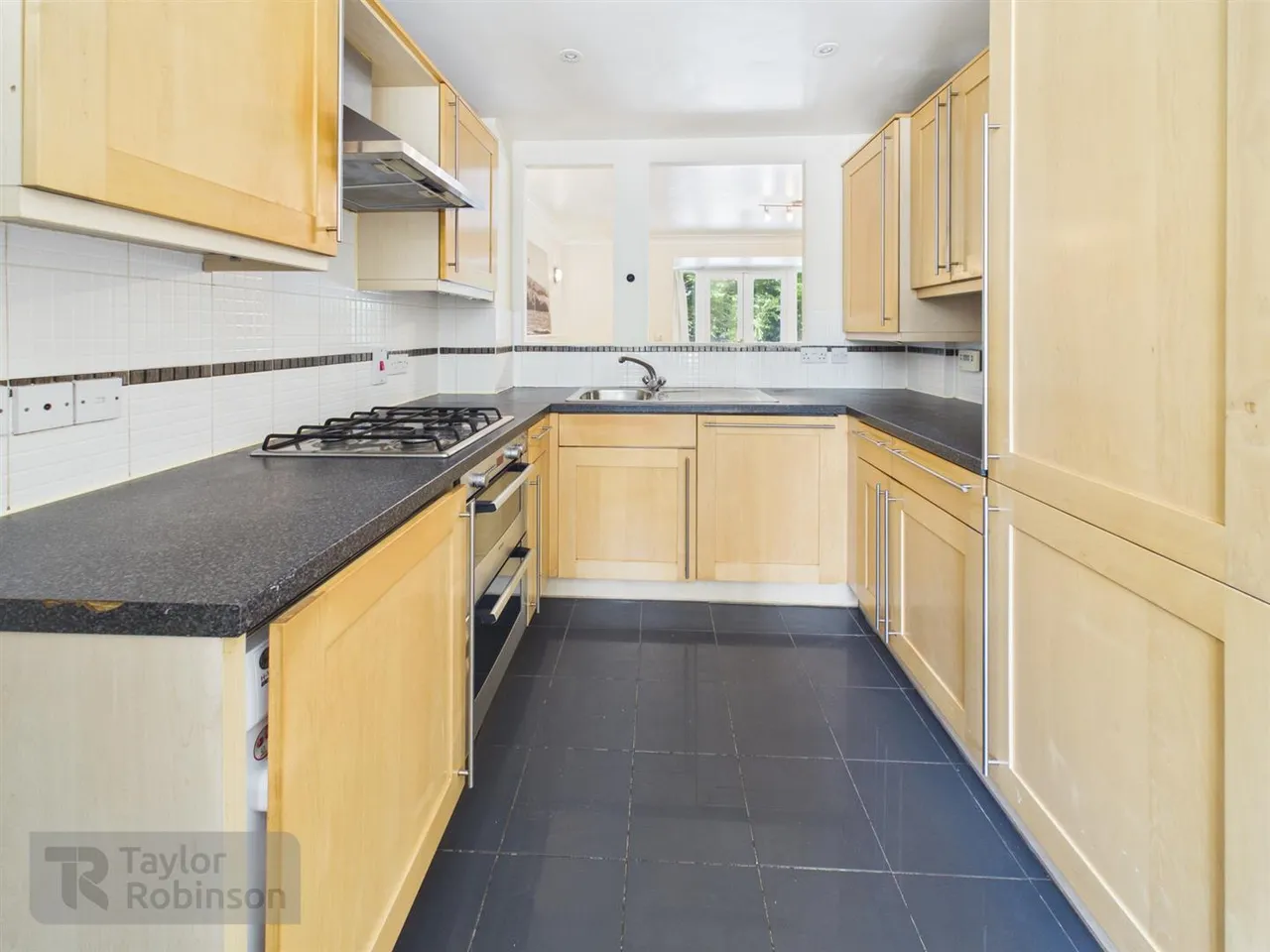 Winter Gardens, Southgate, RH11, photo 3