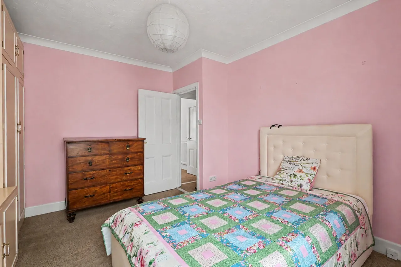 Garland Road, Poole, photo 8