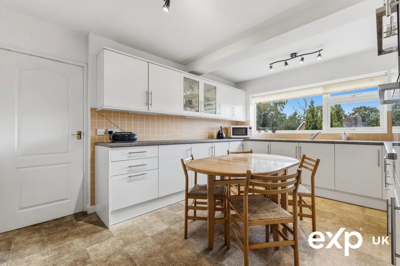 Birchwood Drive, Ravenshead, photo 6