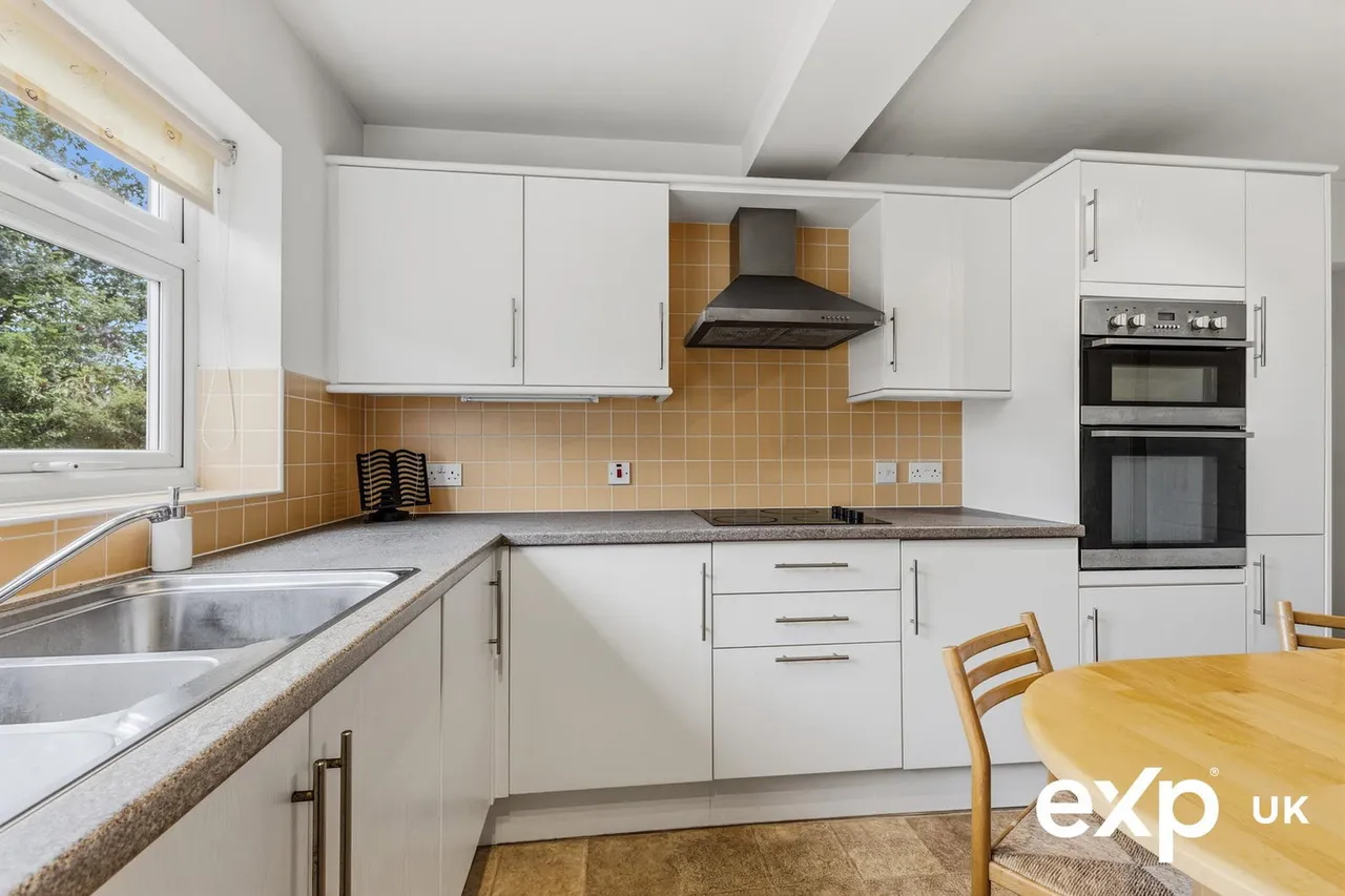 Birchwood Drive, Ravenshead, photo 4