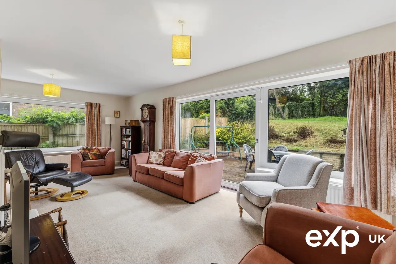 Birchwood Drive, Ravenshead, photo 8