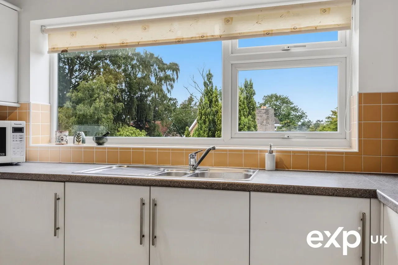 Birchwood Drive, Ravenshead, photo 5