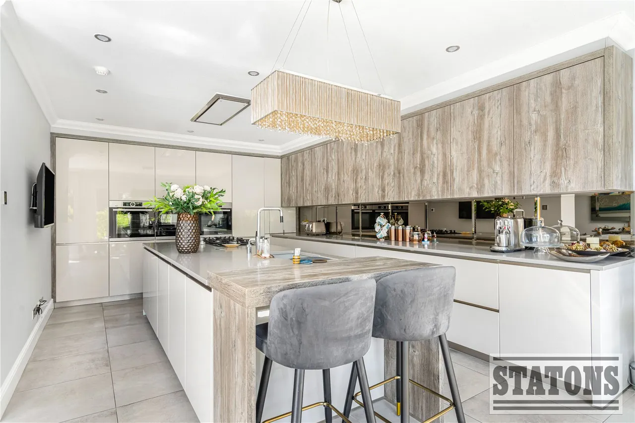 Parkgate Avenue, Hadley Wood, EN4 0NR, photo 4