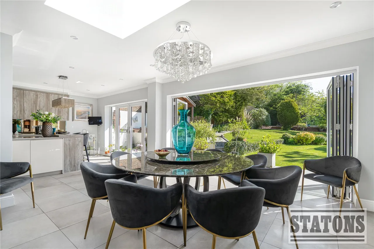 Parkgate Avenue, Hadley Wood, EN4 0NR, photo 5