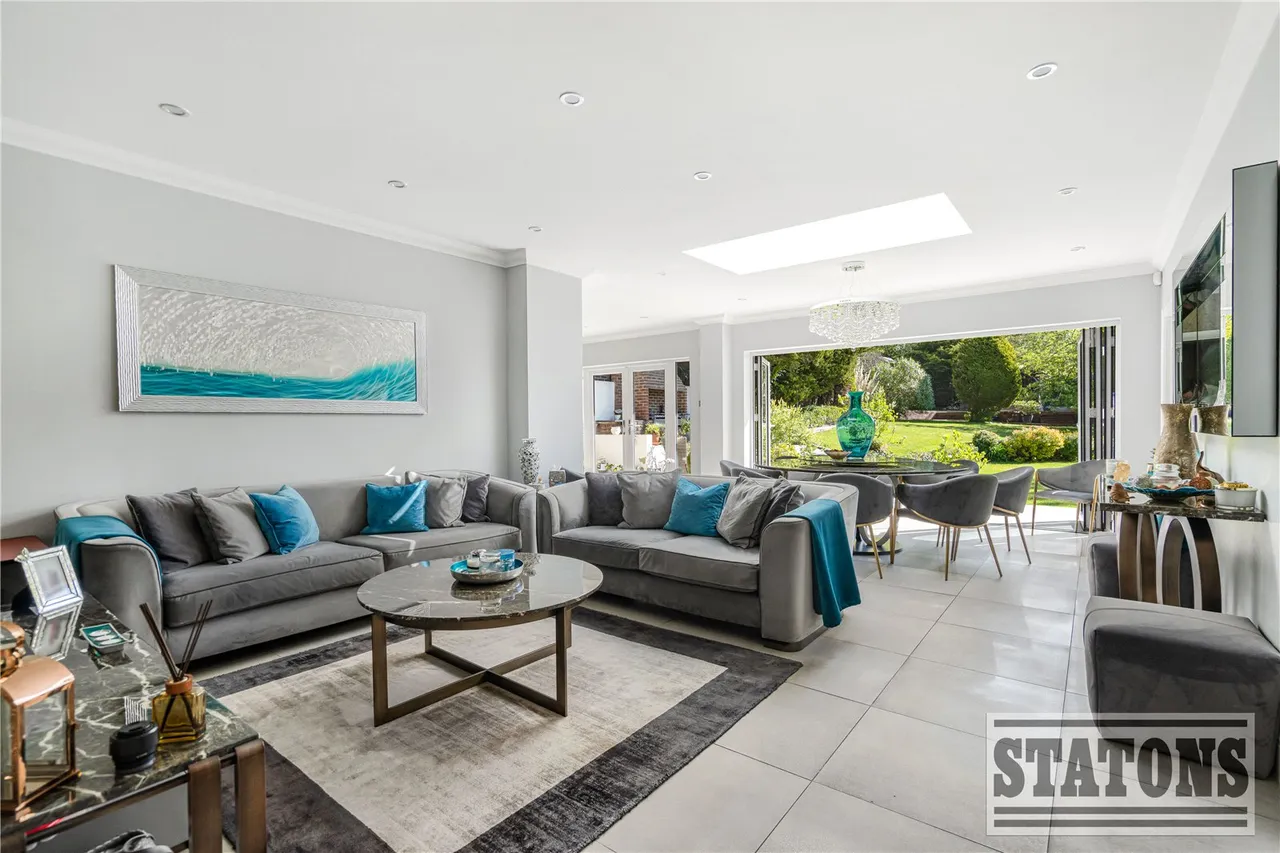 Parkgate Avenue, Hadley Wood, EN4 0NR, photo 6