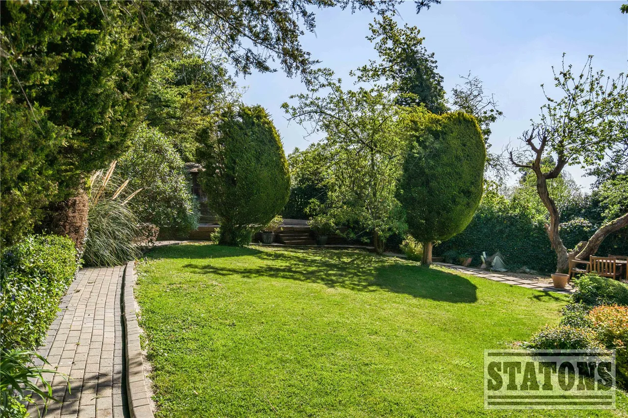 Parkgate Avenue, Hadley Wood, EN4 0NR, photo 26