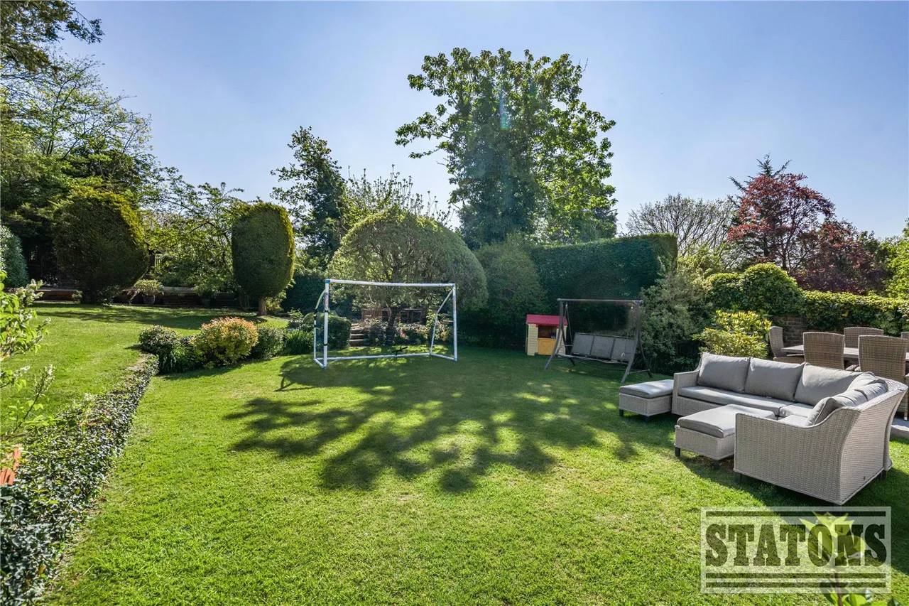 Parkgate Avenue, Hadley Wood, EN4 0NR, photo 25