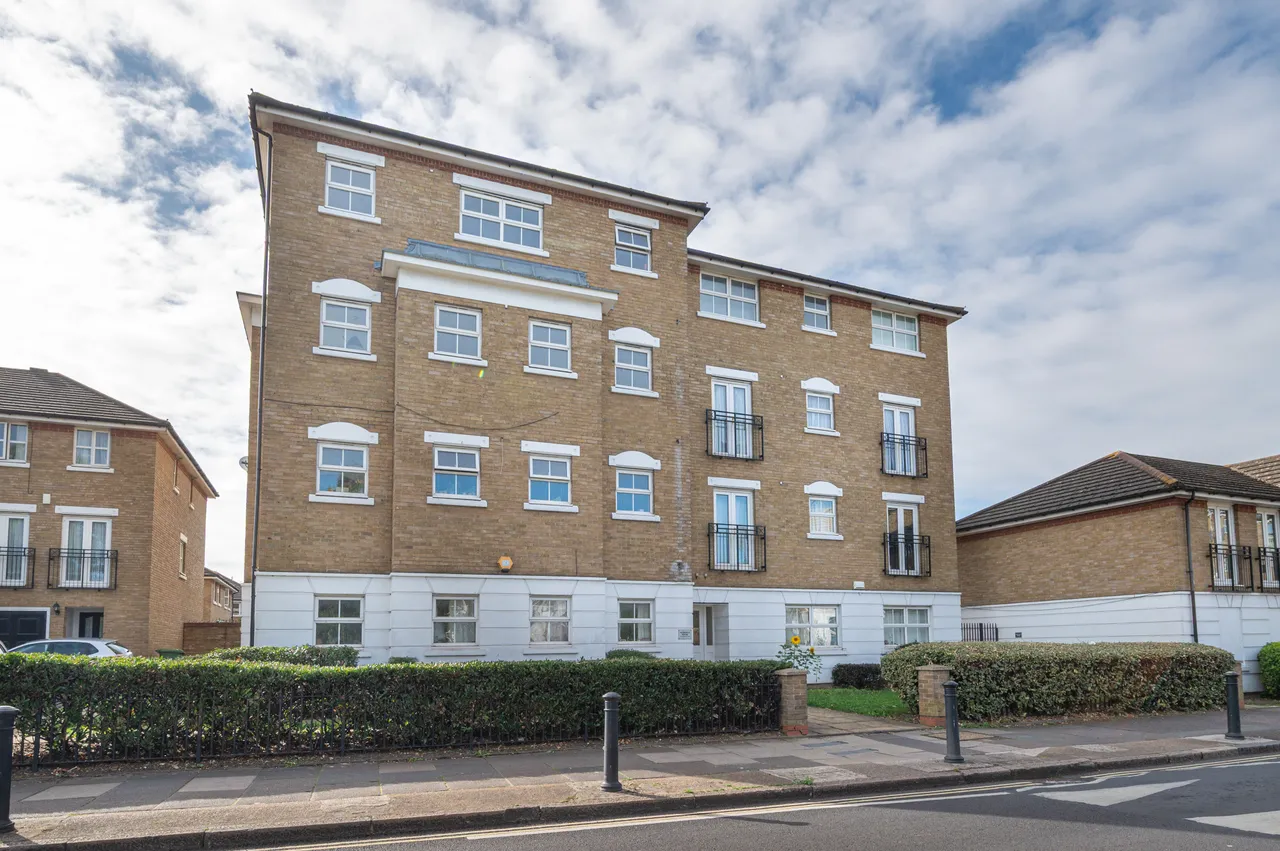 2 bed flat for sale, London, SE15
