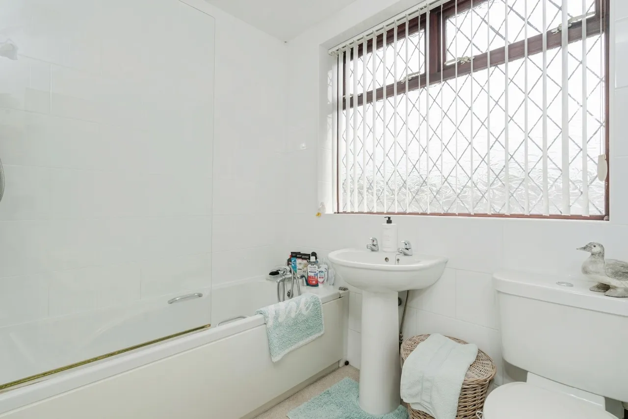 Dobb Brow Road, Westhoughton, BL5, photo 16