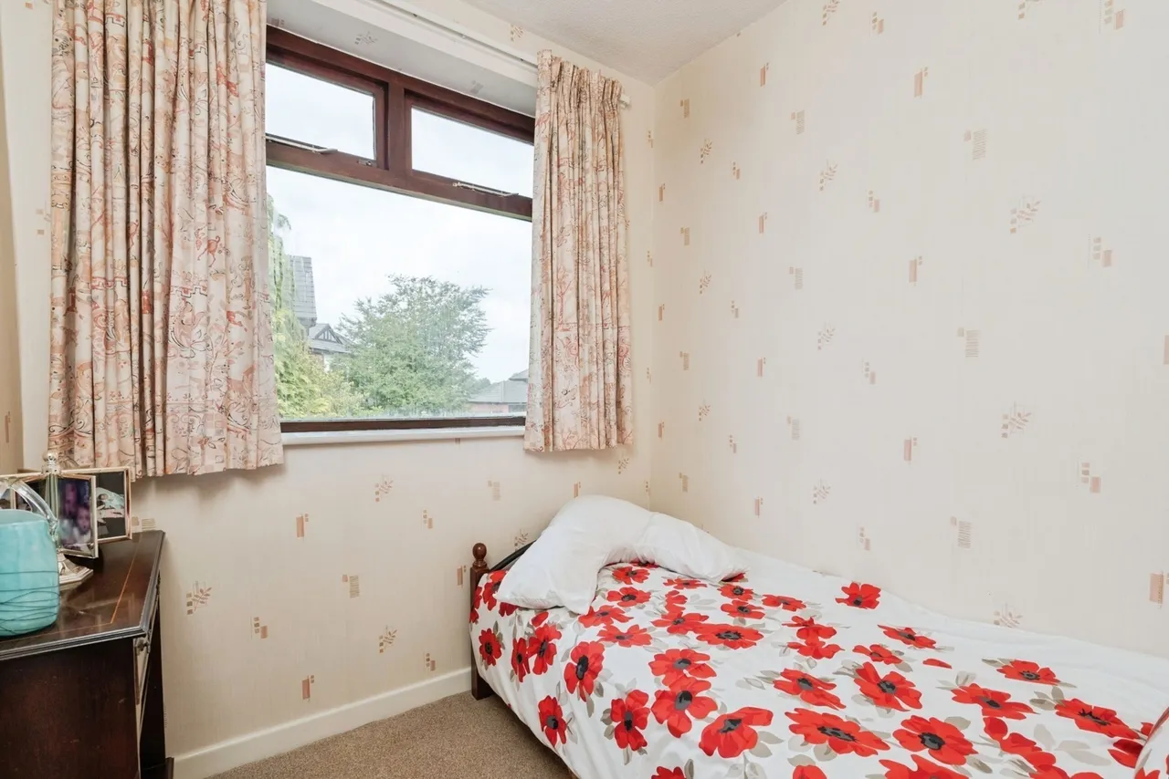 Dobb Brow Road, Westhoughton, BL5, photo 13