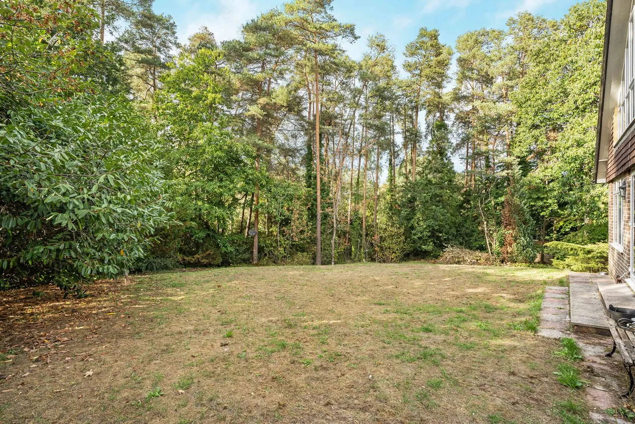 Longdown Road, Lower Bourne, GU10, photo 11