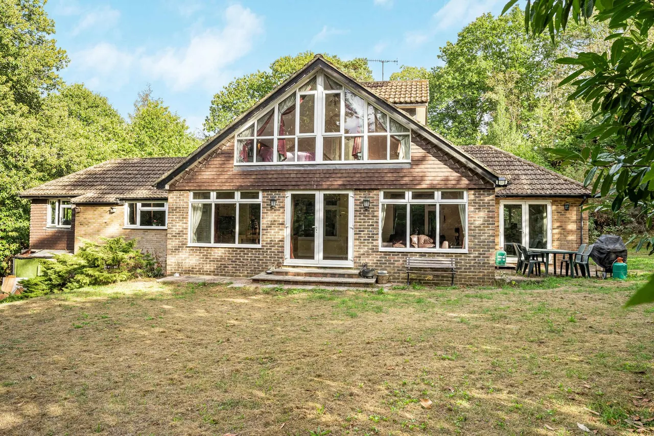 Longdown Road, Lower Bourne, GU10, photo 16