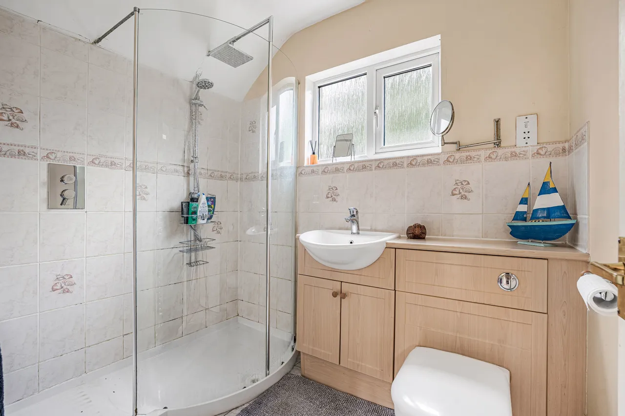 Longdown Road, Lower Bourne, GU10, photo 19