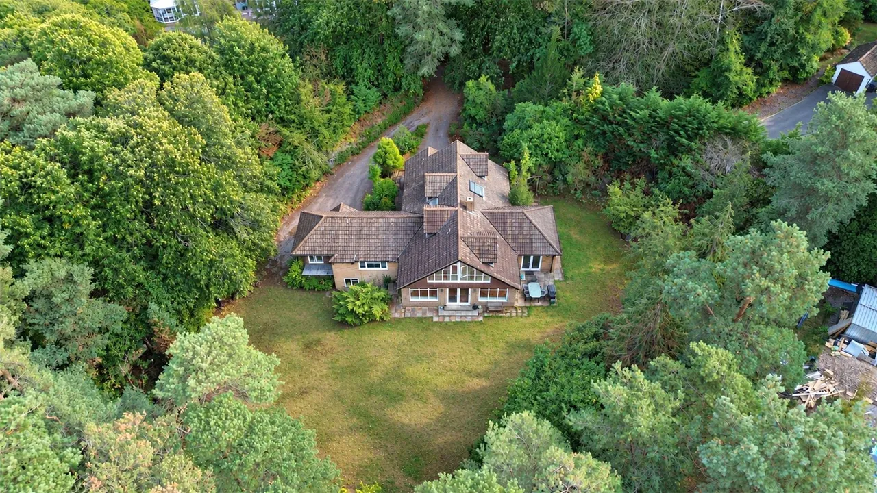 Longdown Road, Lower Bourne, GU10, photo 4