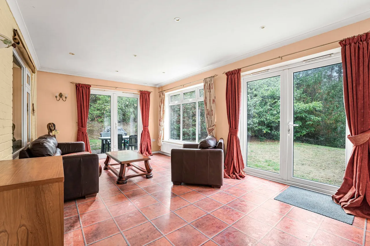 Longdown Road, Lower Bourne, GU10, photo 14