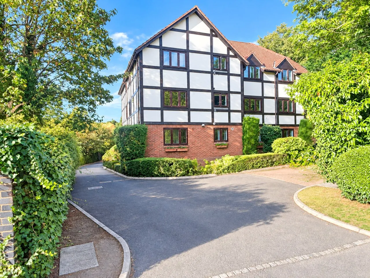 2 bed flat to rent, Crescent East, Hadley Wood, EN4