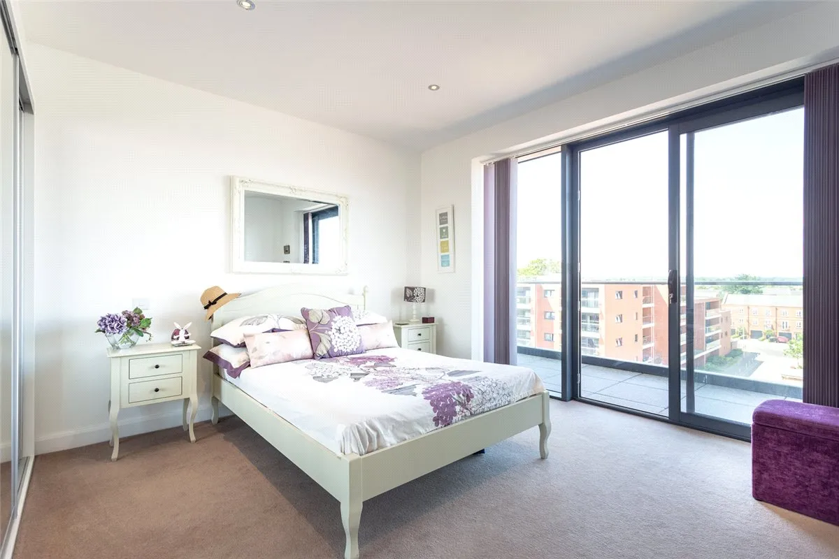 Racecourse Road, RG14, photo 19