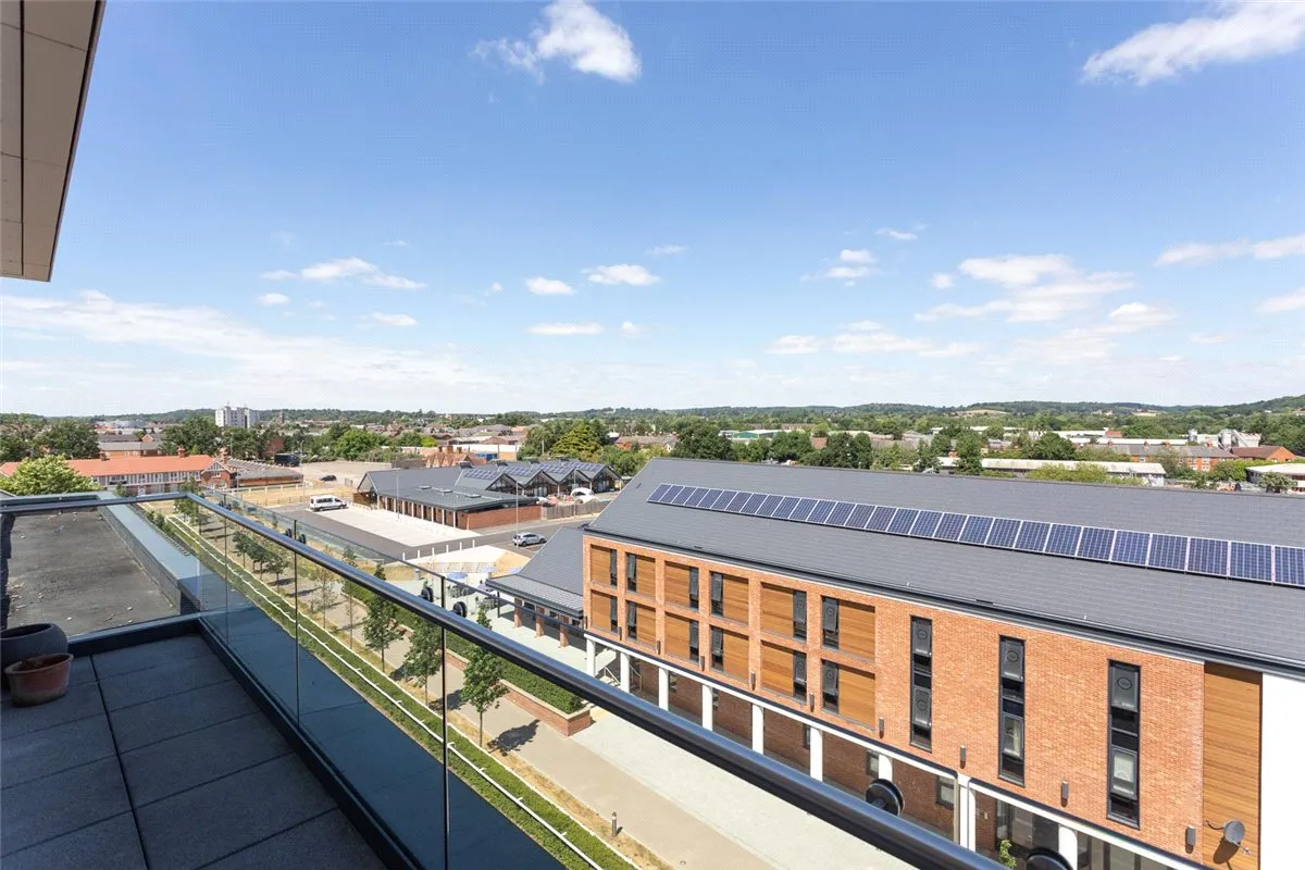 Racecourse Road, RG14, photo 20