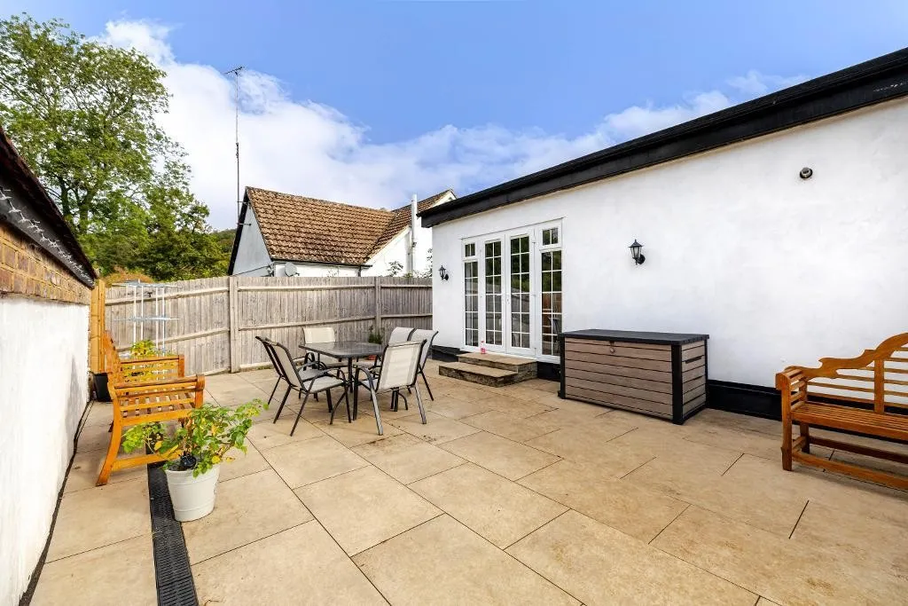 Slines Oak Road, Woldingham, photo 33
