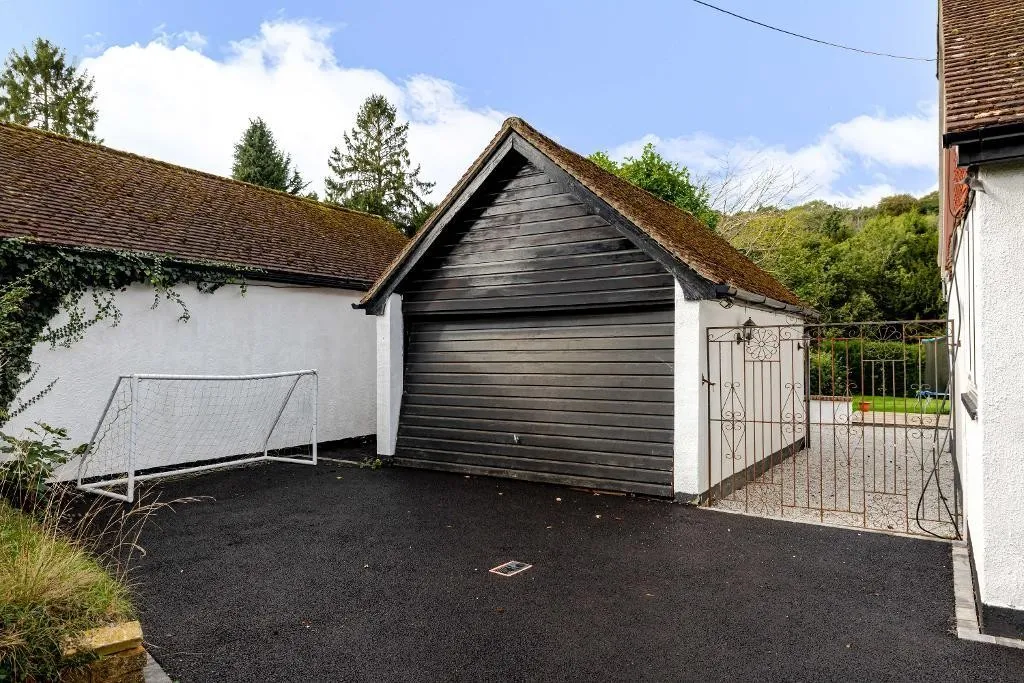 Slines Oak Road, Woldingham, photo 28